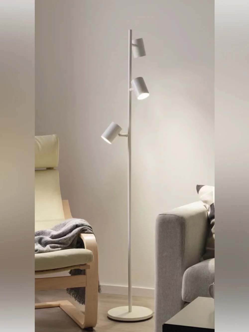 NWT Floor lamp with 3-spotlights, white